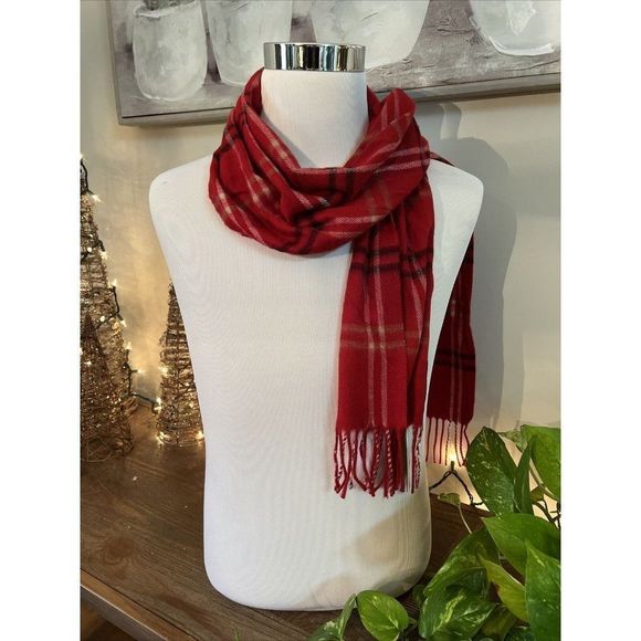 NWT Steve Madden Mid Weight Red White Plaid Muffler Scarf - Picture 6 of 6